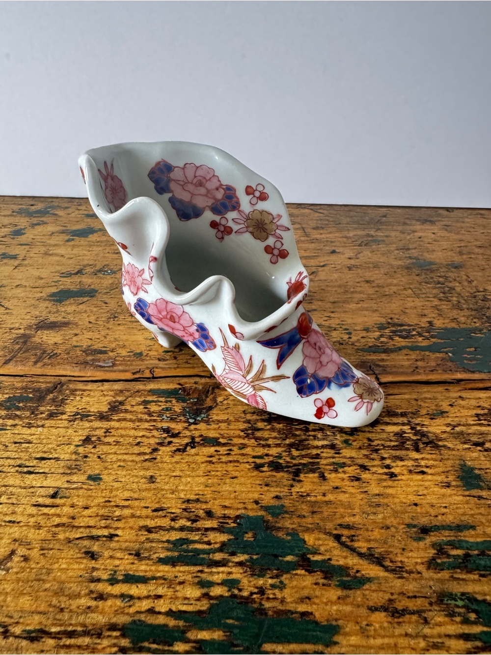 Decorative Imari/Famille Floral Porcelain Shoe Figurine